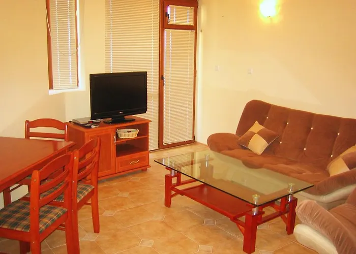 In Complex Lazur 2 Lejlighed